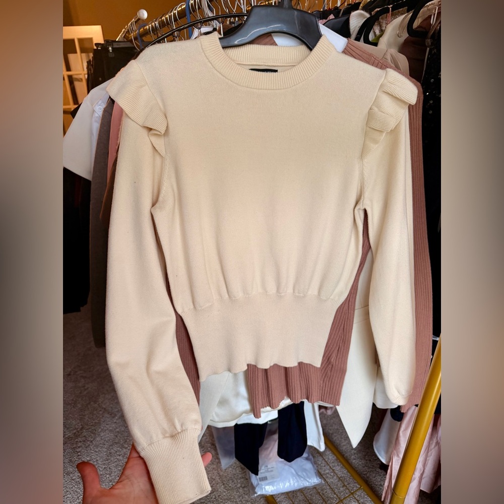 Who what wear - cream ruffle trim long sleeve knit sweater top